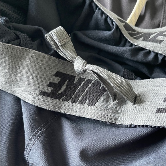 Vuori Black and Navy Joggers - Picture 6 of 10